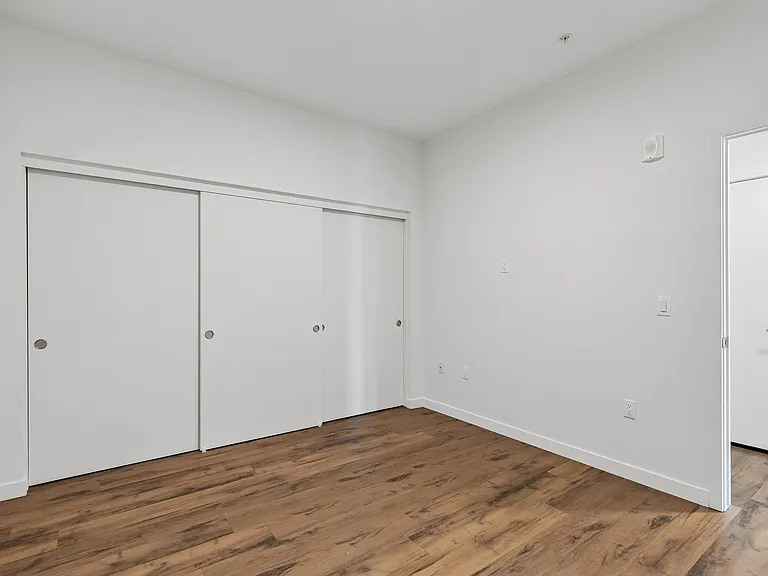 Maxwell Apartments — Photo 62