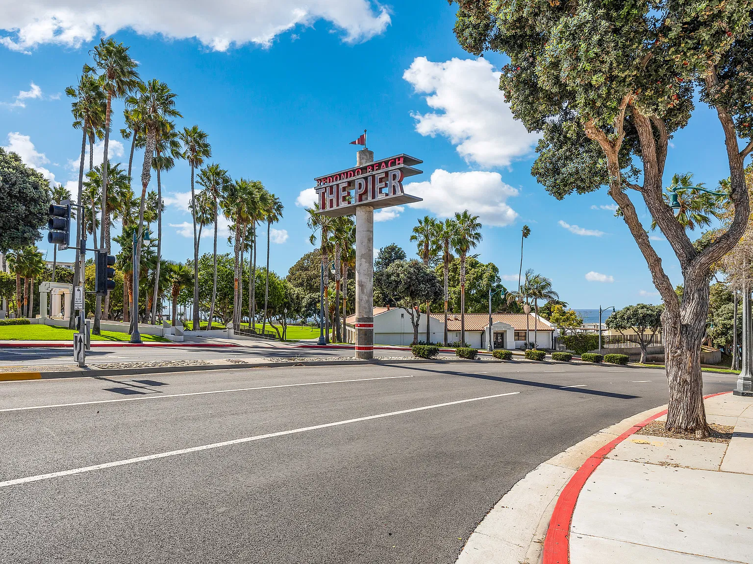 N Broadway, Redondo Beach — Photo 3