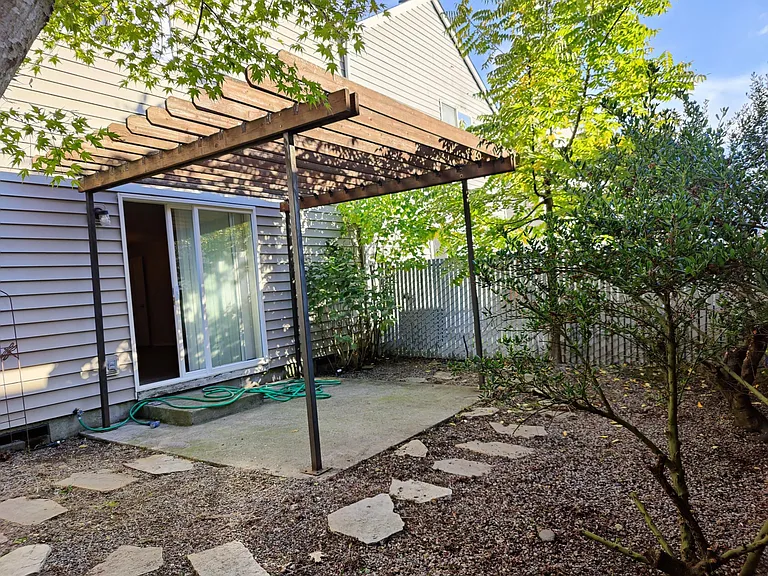 NE 116th Ave — Photo 19