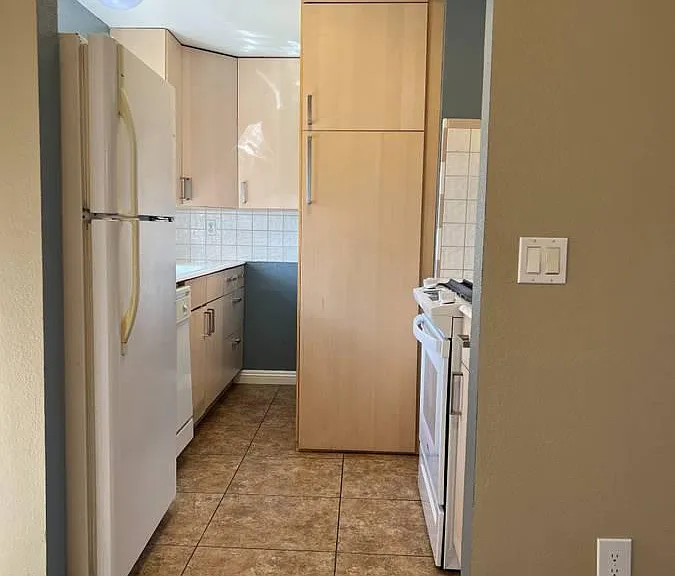 655 E Washington Ave — Photo 15