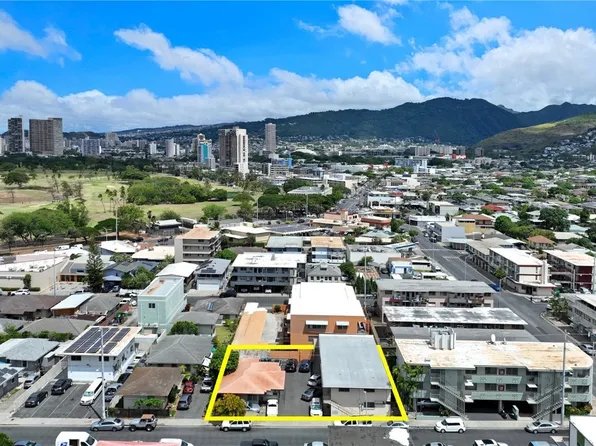 3144 & 3148 Brokaw St, Honolulu, HI 96815