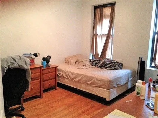 Rented by Dynamik Realty | media 16