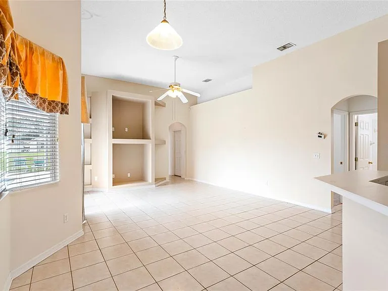 1027 Durango Loop St — Photo 4