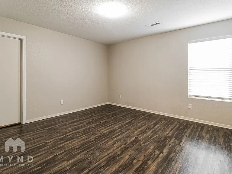 104 Palm St — Photo 9