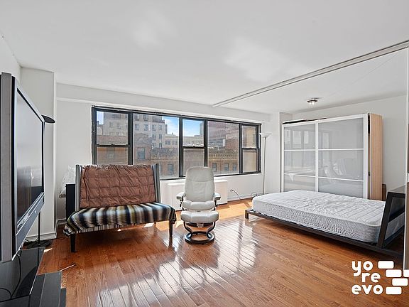 2nd image of 85 Livingston St APT 6G