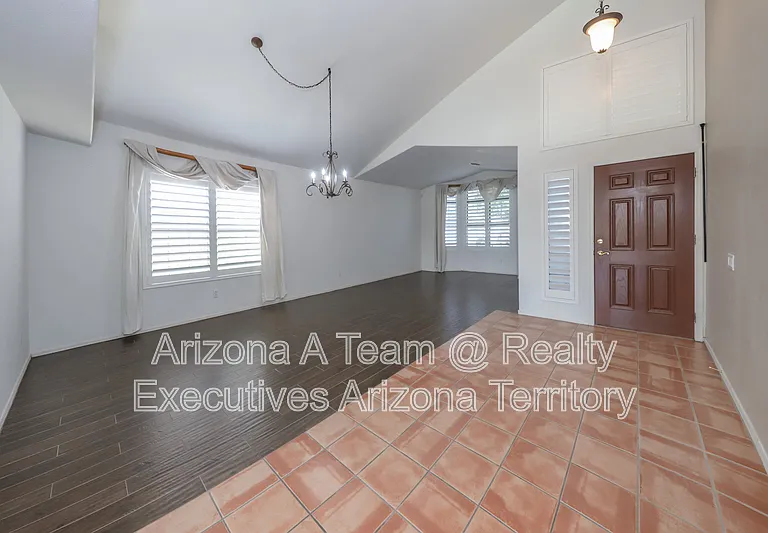831 S Rincon Rising Rd — Photo 2
