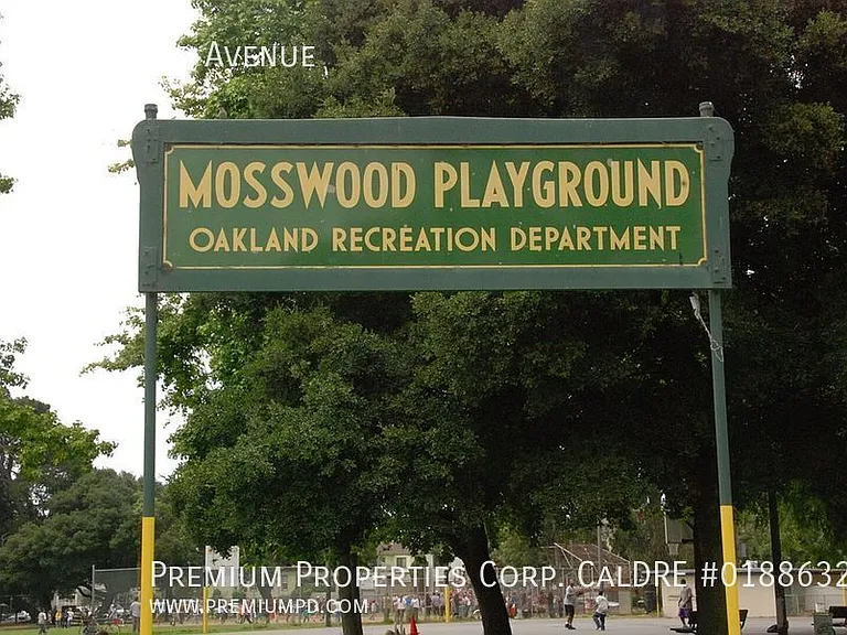 3805 Shafter Ave — Photo 34