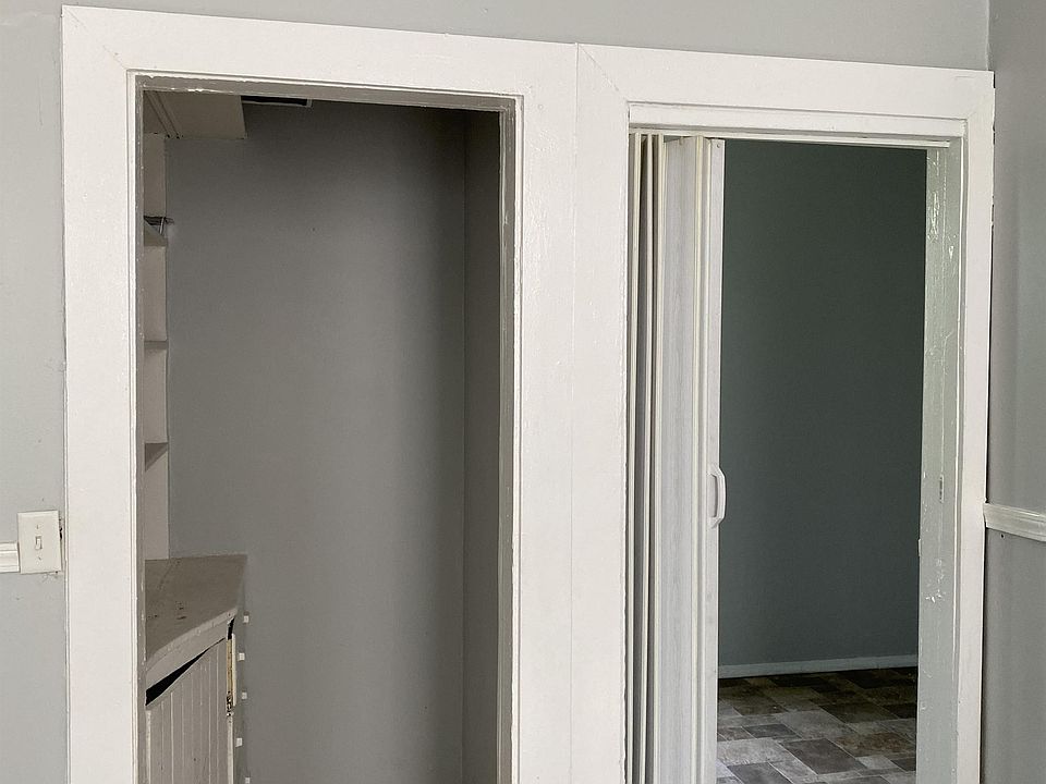 2nd image of 538 Woodlawn Ave APT 3