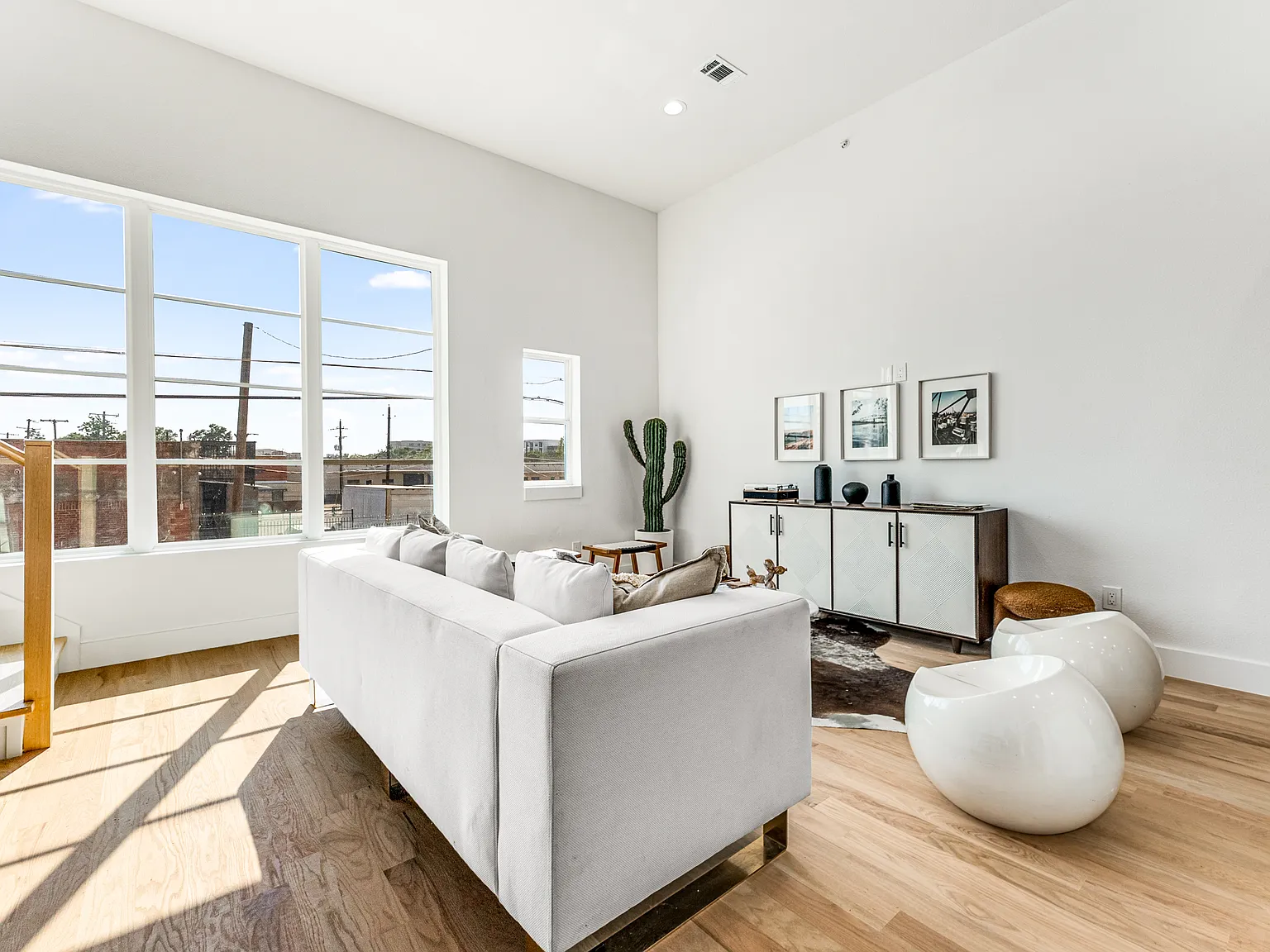 2 bed, 2.5 bath, 1586 sqft, $2,995 — Photo 4