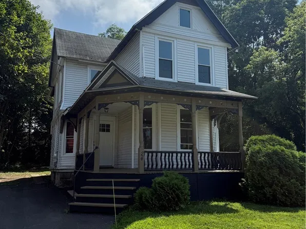 24 Wood St, Auburn, NY 13021