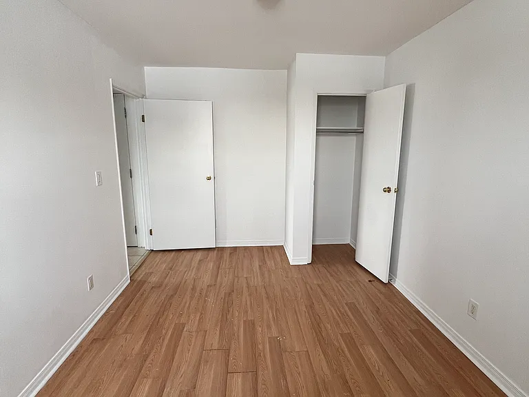2938 Danforth Ave — Photo 20