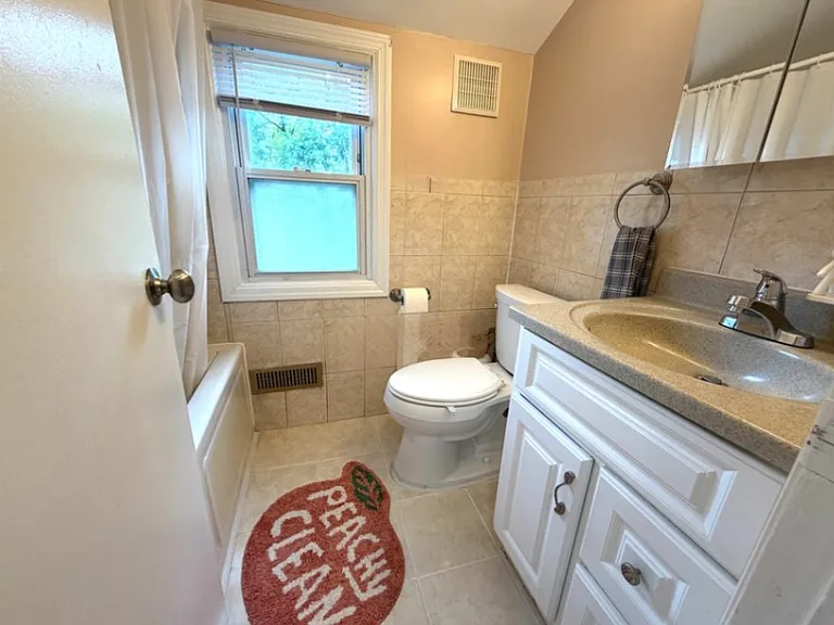Full Bath #2 on 2nd floor