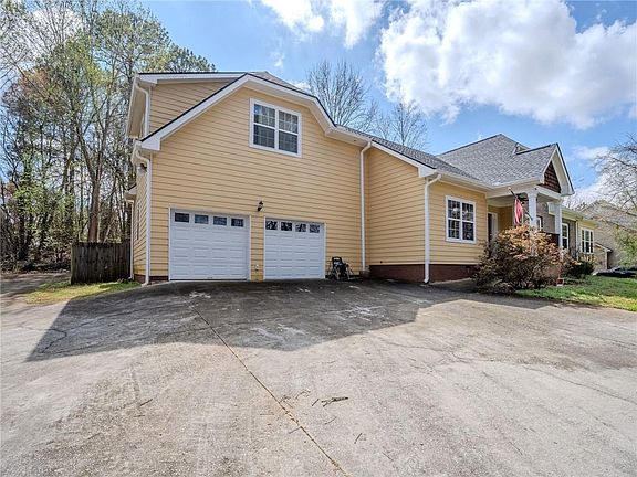 2nd image of 4050 Old Fairburn Rd