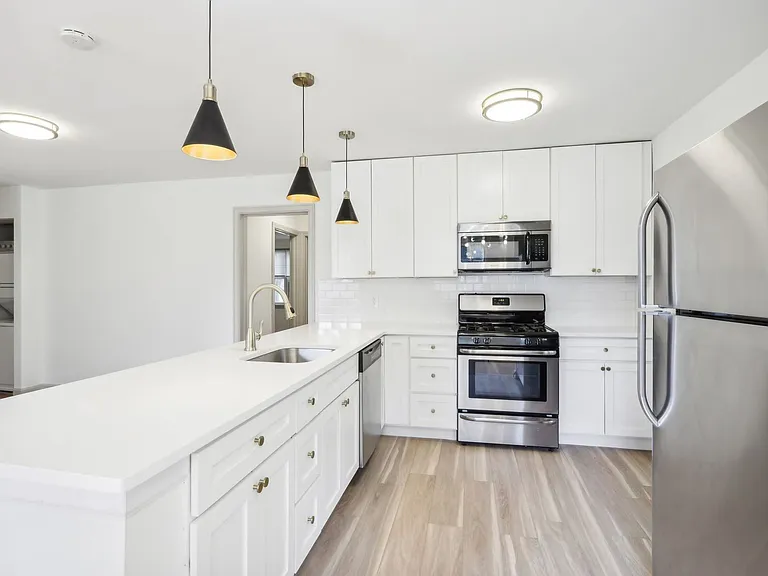 2834 Midvale Ave #M-2834B — Photo 13