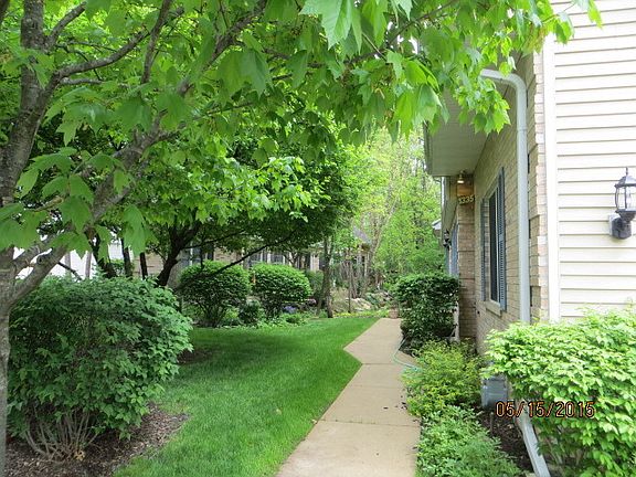 3rd image of 1335 Laurel Oaks Dr