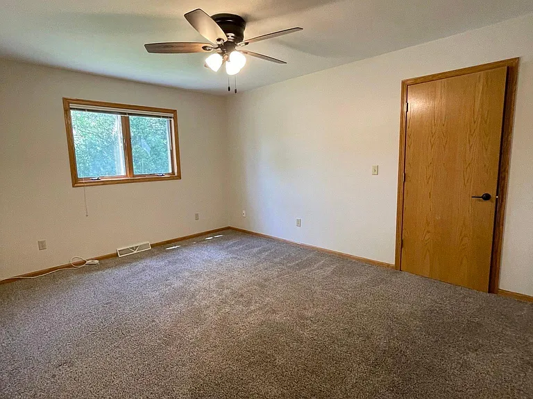 W3128 Harvard Ct — Photo 17