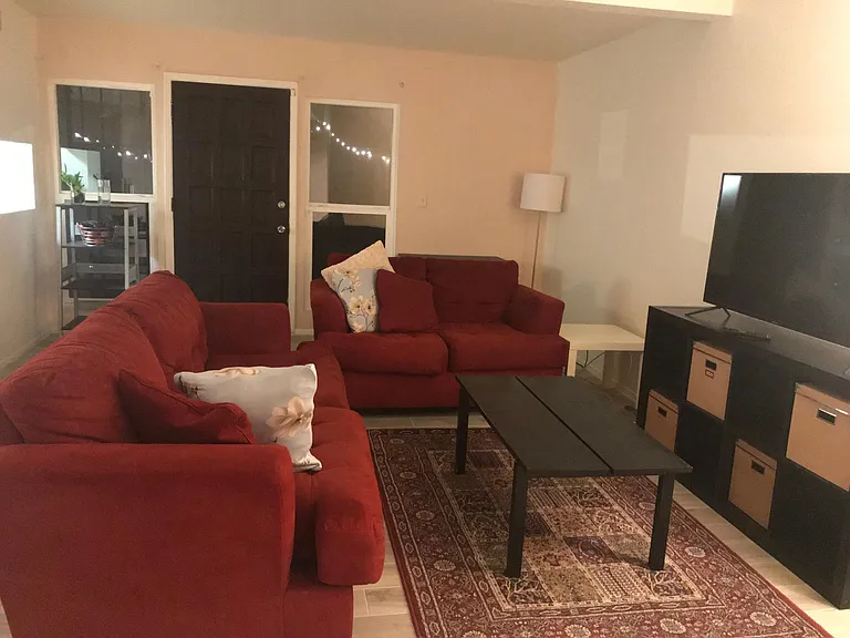 1559 E Prince Rd — Photo 8