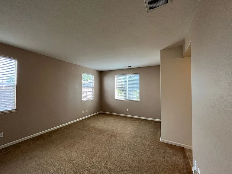 1187 Steidlmayer Way — Photo 4