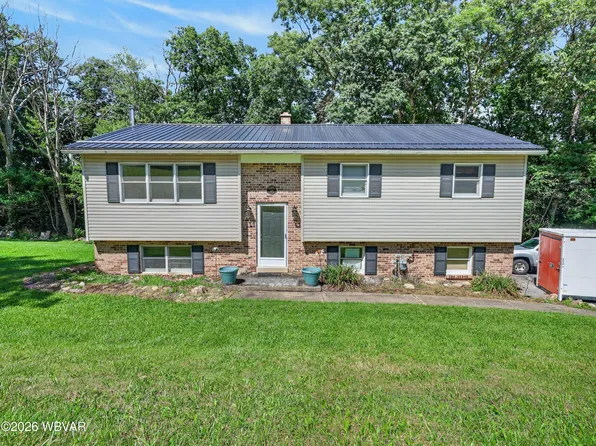 41 Longview Dr, Williamsport, PA 17701