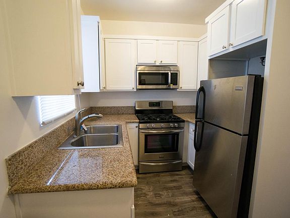 3rd image of 5135 Marathon St APT 12