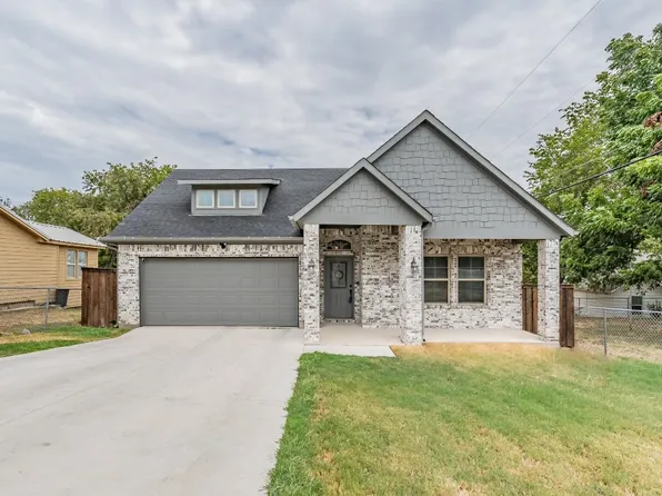 8400 Whitney Dr, White Settlement, TX 76108