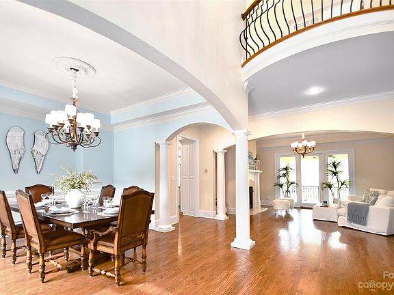 3rd image of 176 Brownstone Dr