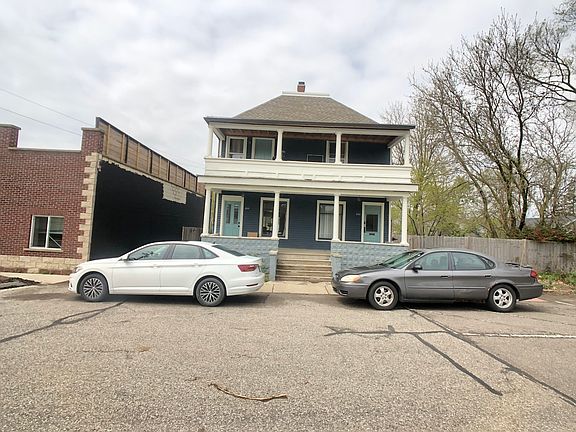 2nd image of 211 N Park St