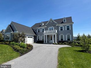 994 Valley Crossing Dr, Lititz, PA 17543