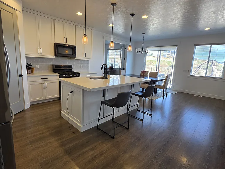 332 W Rocky Creek Way — Photo 8