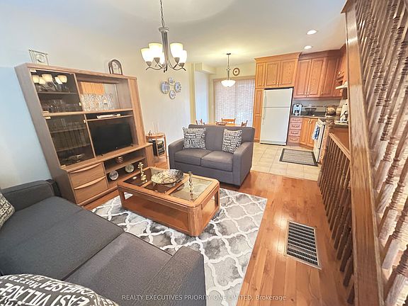 3rd image of 224 Caledonia Rd