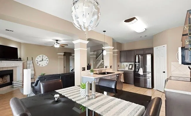 3 bed, 2147 sqft, $2,300 — Photo 3