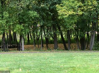 440 W Eagle Lake Dr, Maple Grove, MN 55369