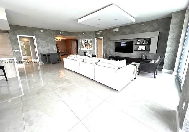 17111 Biscayne Blvd #2102 — Photo 11