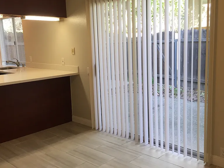 1575 Drake Dr — Photo 3