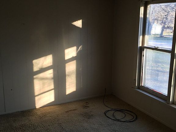 3rd image of 808 E Corona St