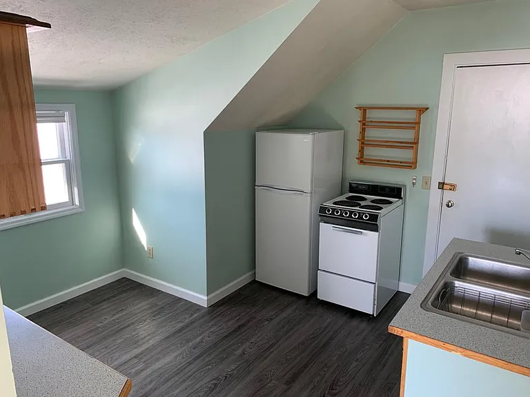 608 W Babcock St #3 — Photo 2