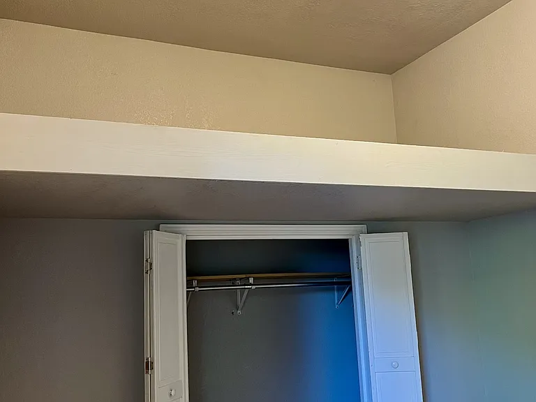 107 N Gillette Ave — Photo 34