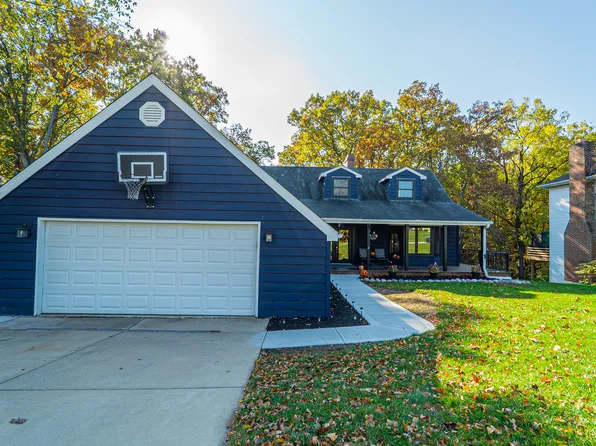 490 Ashford Ln, Valparaiso, IN 46385