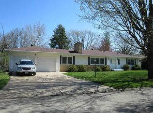 616 Hilltop Rd, Waterloo, IA 50701