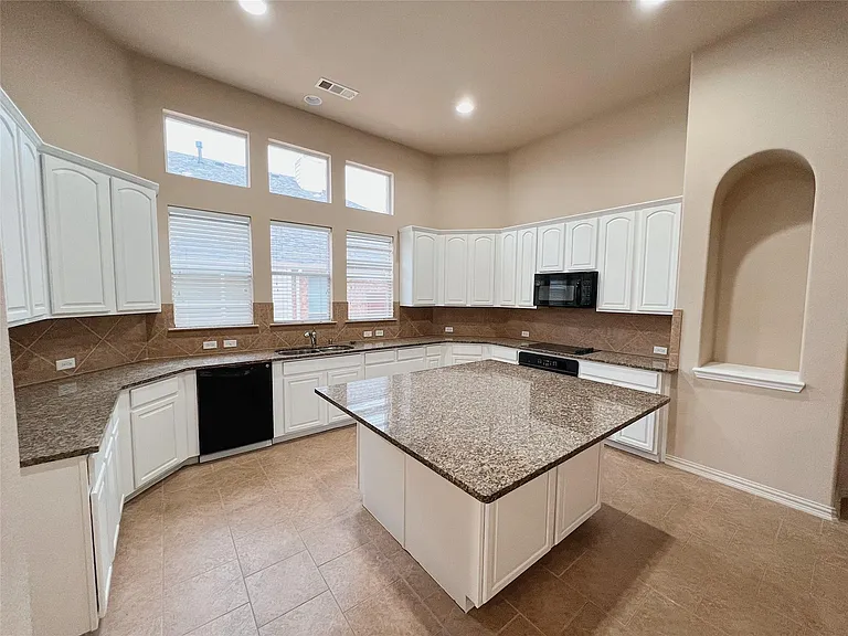2798 Sparks Dr — Photo 20