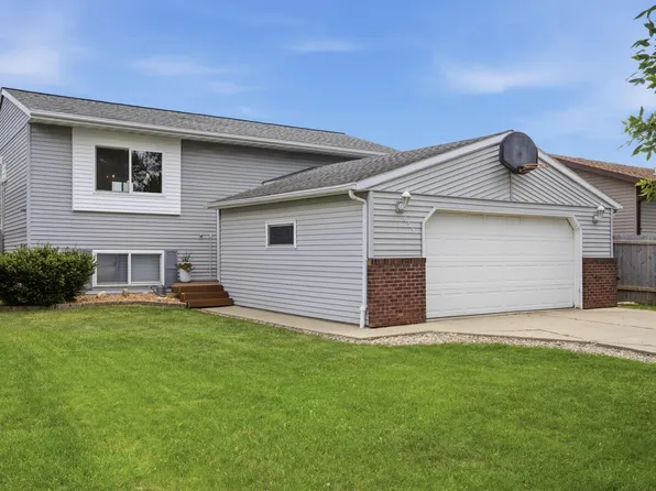 619 21st St E, West Fargo, ND 58078