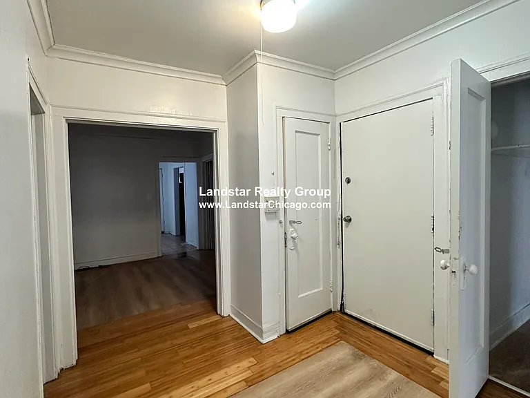 6304 N Oakley Ave #1 — Photo 6