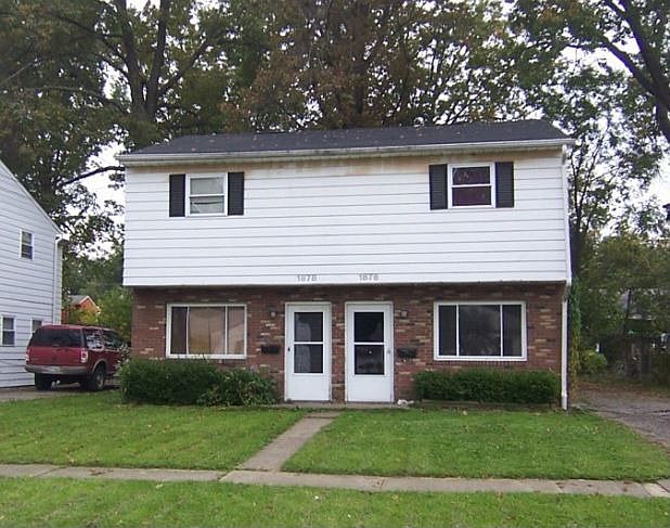 1st image of 1876 E 37th St