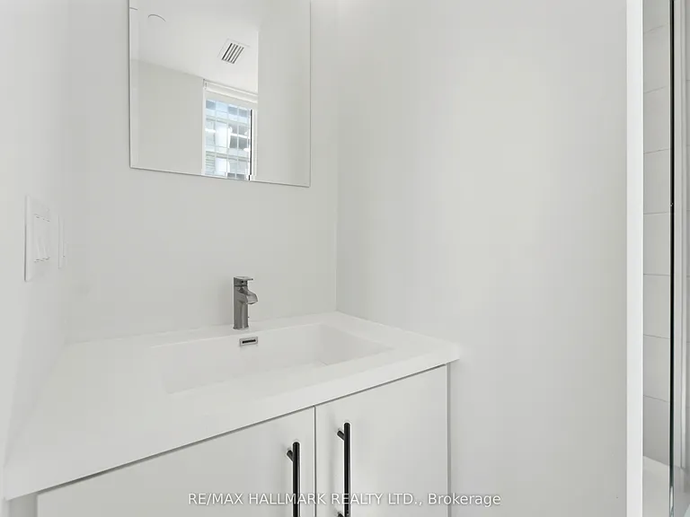 5 Wellington St S #1406 — Photo 16