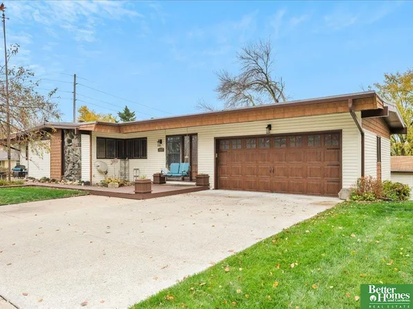 10807 Fowler Ave, Omaha, NE 68164