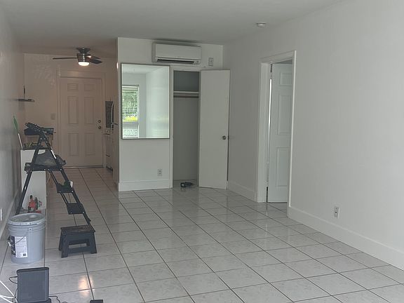 1 bedroom - living area