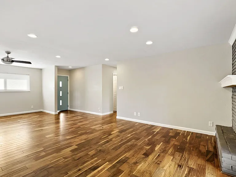5716 Wellington Dr — Photo 6