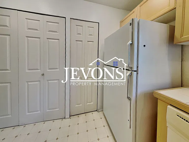25235 SE Klahanie Blvd #P102 — Photo 4