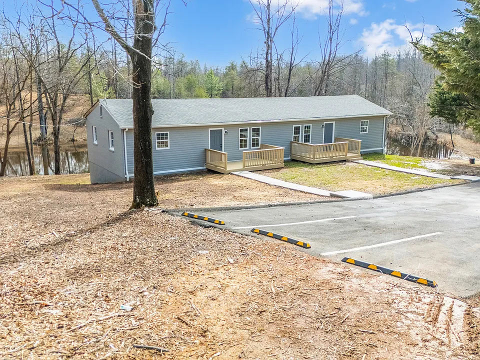 242 Newcomb Dr