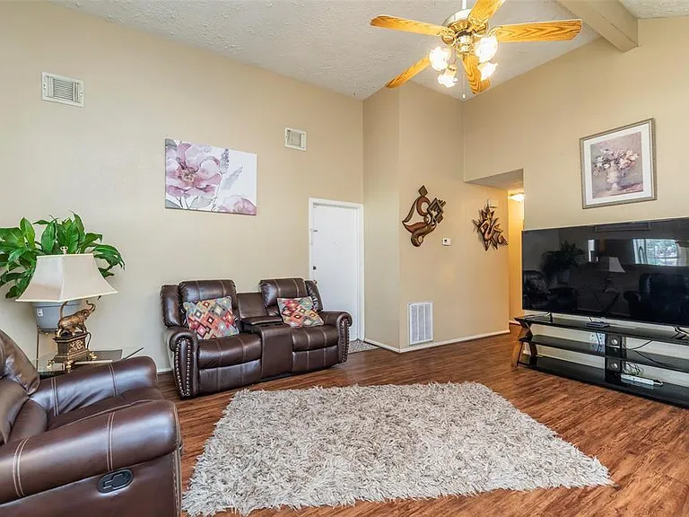 12210 Westwold Dr — Photo 4
